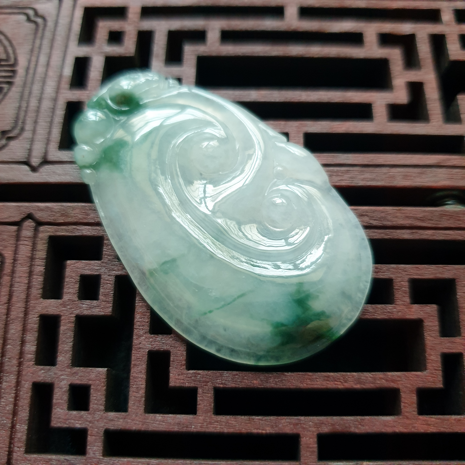 冰种飘花如意翡翠吊坠 (Type A Icy Moss on Snow Jadeite Jade RuYi Pendants) PRY79211