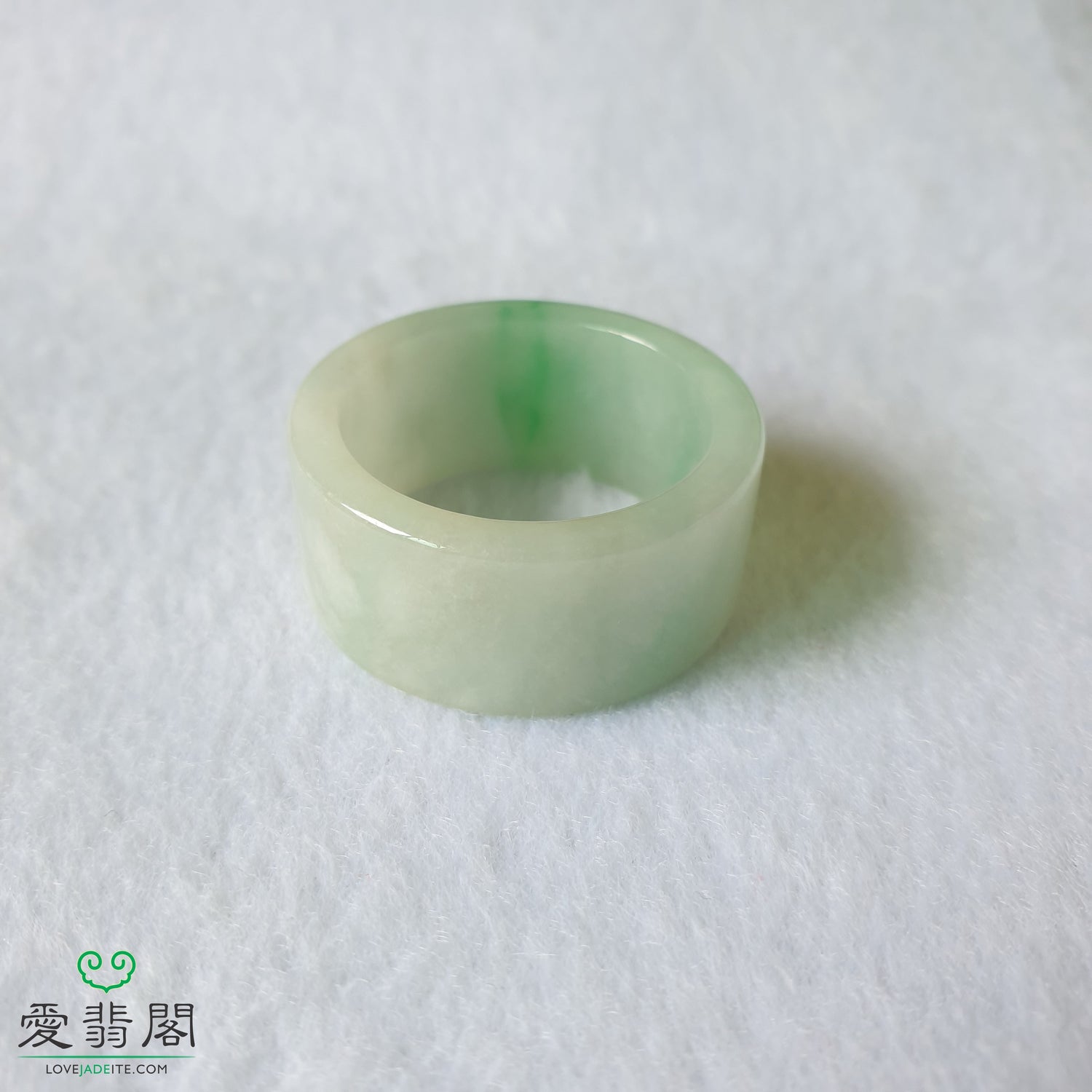 Size 32(Diameter 23.1mm) Myanmar Natural Type A Green Jadeite Jade Singapore Male Men Thumb Ring (缅甸天然A货飘绿翡翠男性男士新加坡扳指) RPJ98668