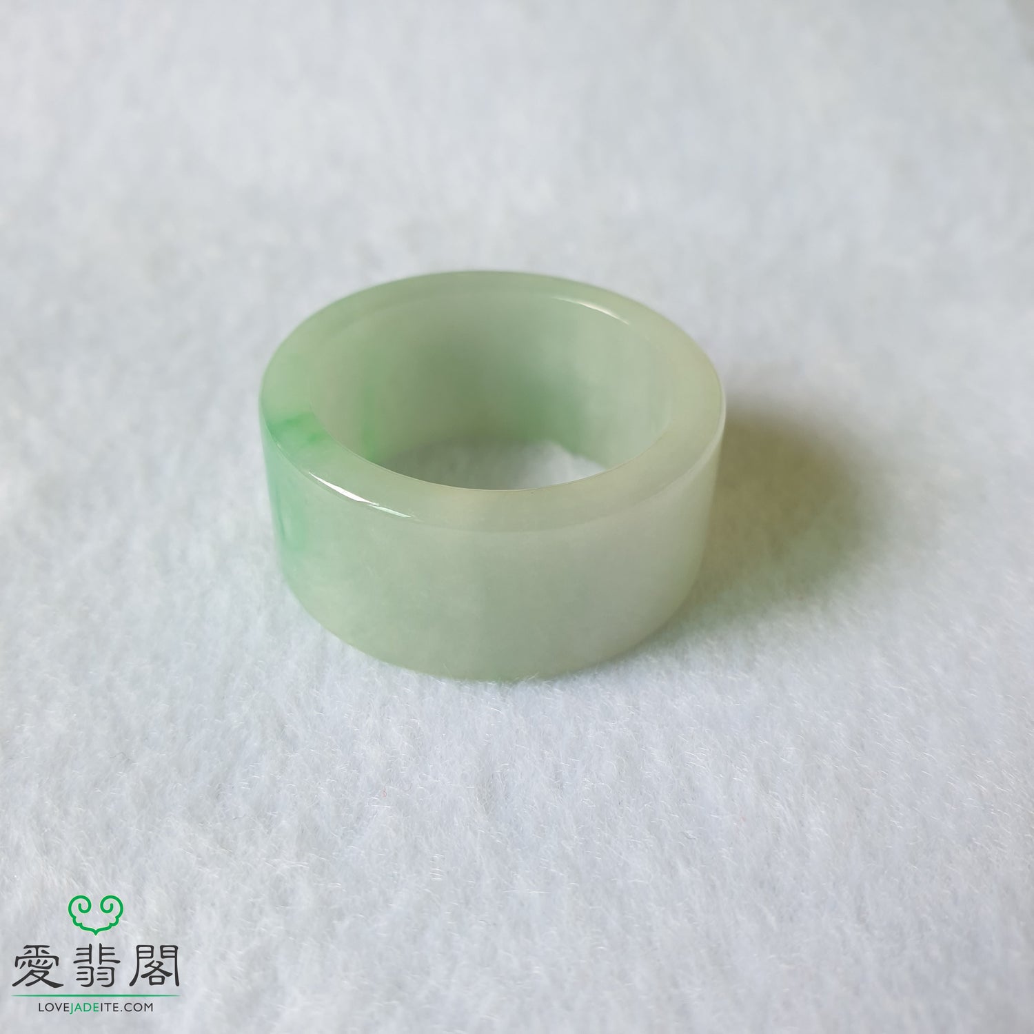 Size 32(Diameter 23.1mm) Myanmar Natural Type A Green Jadeite Jade Singapore Male Men Thumb Ring (缅甸天然A货飘绿翡翠男性男士新加坡扳指) RPJ98668