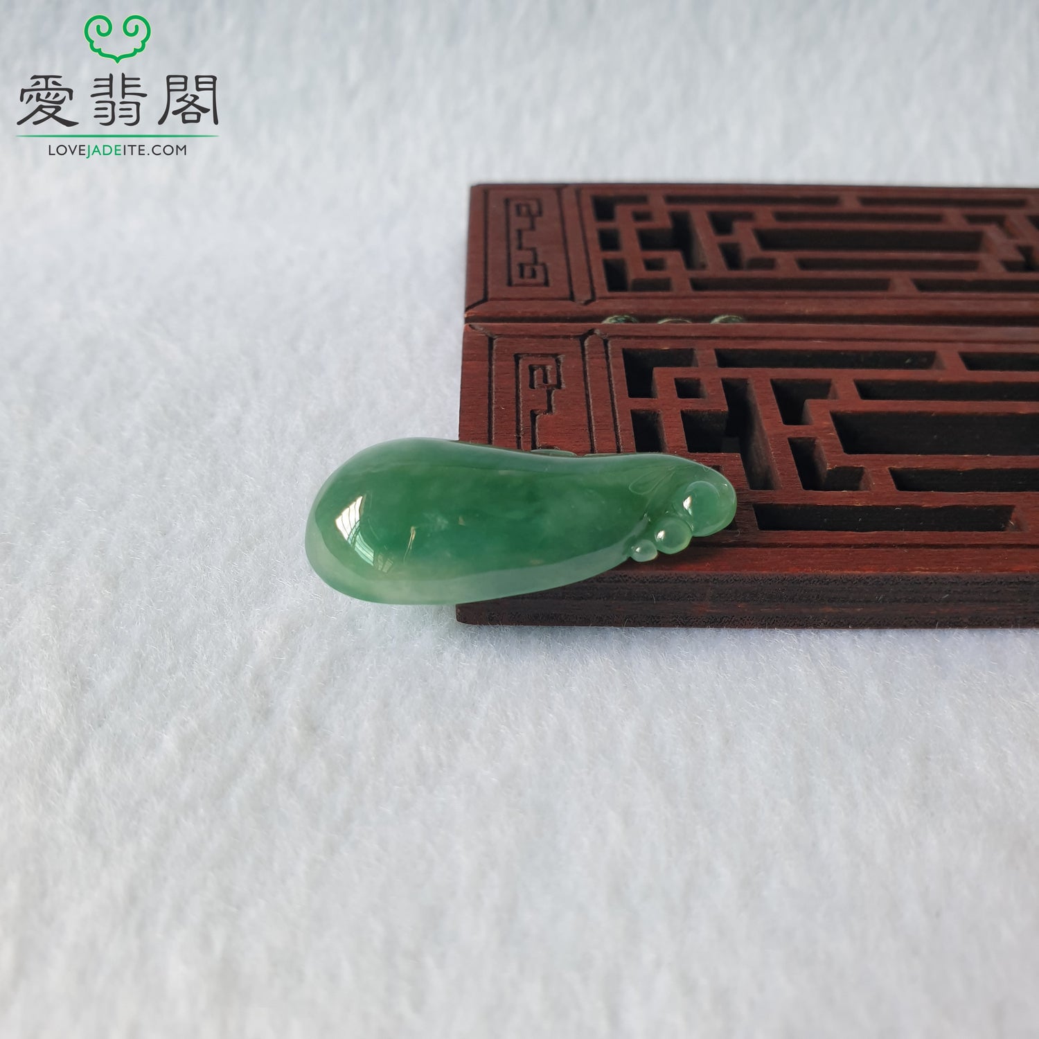 Myanmar Burma Natural Type A Bluish Green Jadeite Jade Melon Pendant jewelry jewellery in Singapore Love Jadeite 缅甸天然A货蓝水绿色翡翠福瓜吊坠新加坡爱翡阁首饰 PML49029