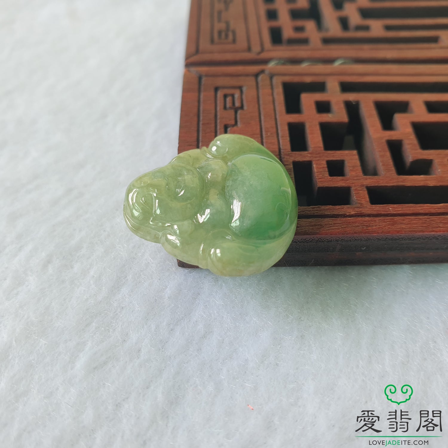 Love Jadeite Natural Myanmar Burma Type A Green Jadeite Jade Laughing Buddha Jewelry Pendant Jewellery in Singapore 新加坡爱翡阁缅甸天然A货绿翡翠佛公笑佛吊坠首饰