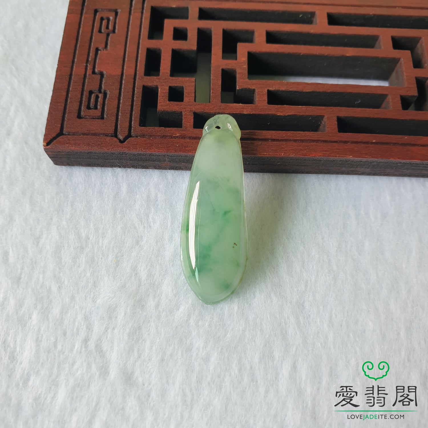 Myanmar Burma Natural Type A Green Moss on Snow Jadeite Jade Melon Pendant jewelry jewellery in Singapore Love Jadeite 缅甸天然A货飘花福瓜翡翠吊坠新加坡爱翡阁首饰 PML49026