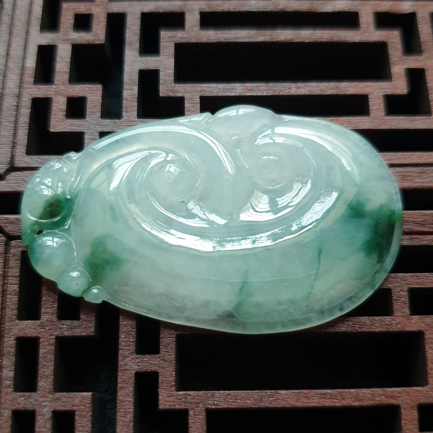 冰种飘花如意翡翠吊坠 (Type A Icy Moss on Snow Jadeite Jade RuYi Pendants) PRY79211