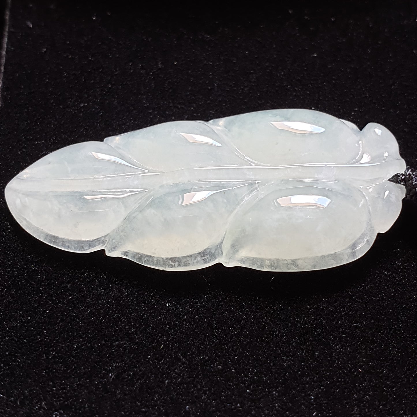 糯种叶子翡翠吊坠 (Type A Jadeite Jade Leaf Pendants) PLF29675