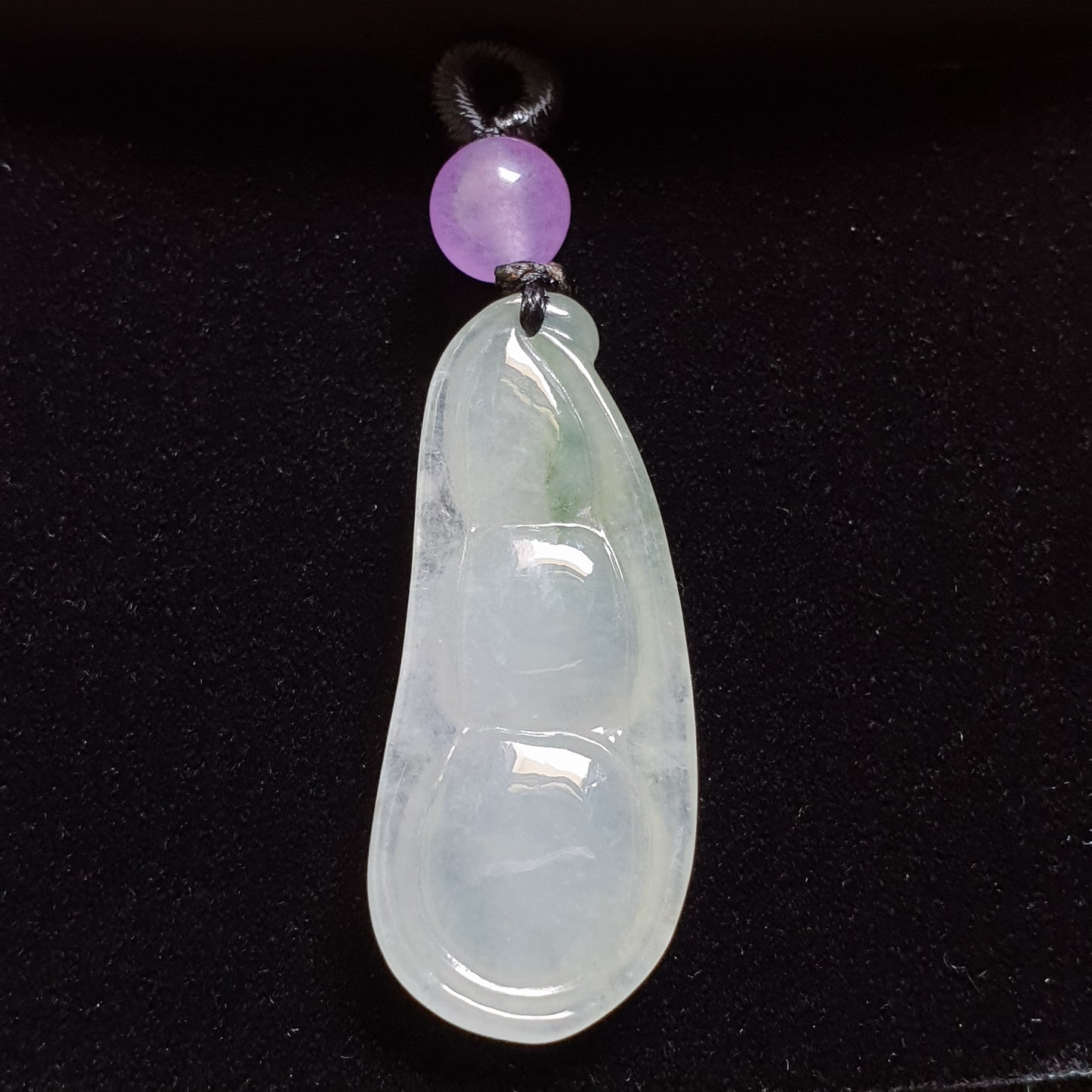 糯种福豆翡翠吊坠 (Type A Jadeite Jade Peapod Pendant) PPP29674