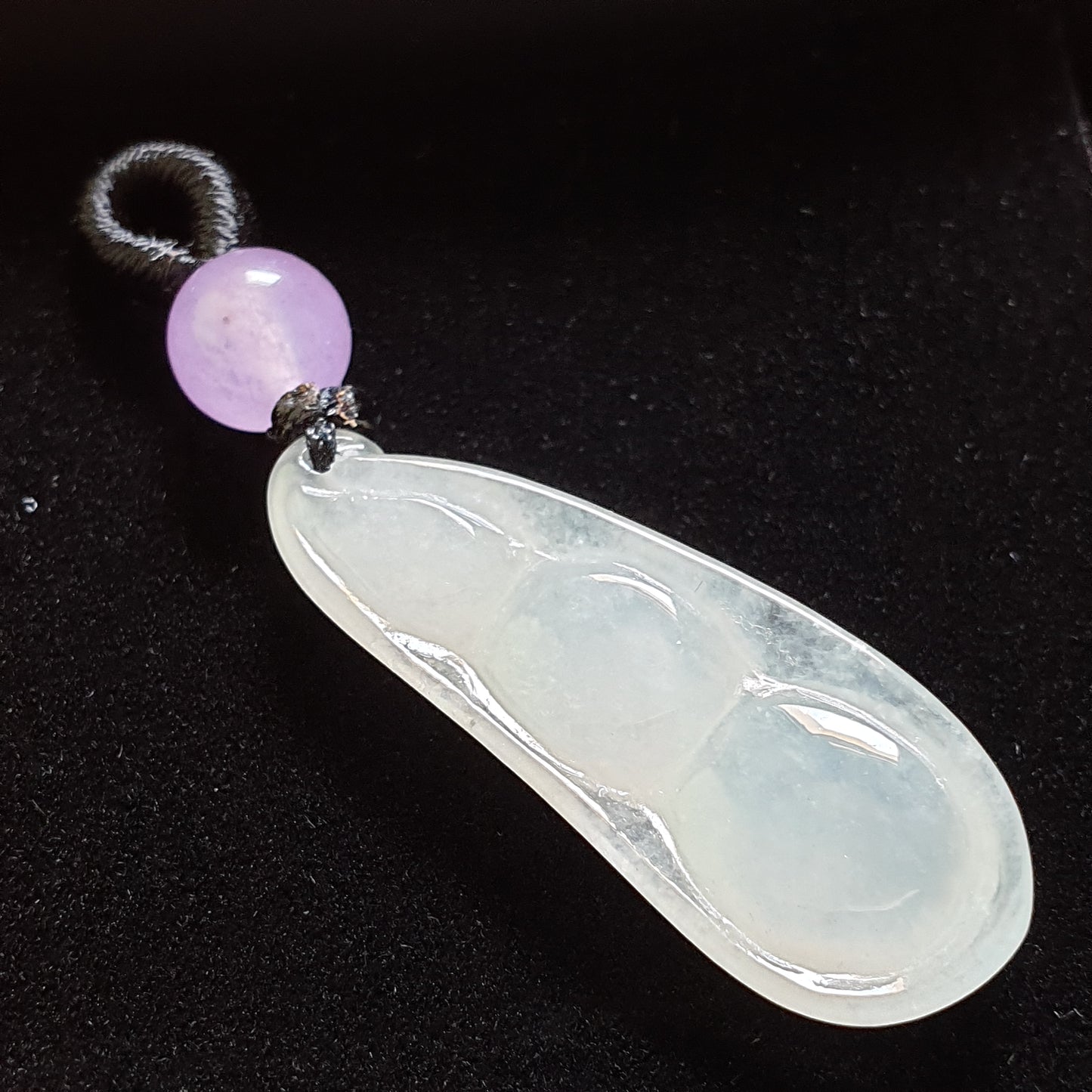 糯种福豆翡翠吊坠 (Type A Jadeite Jade Peapod Pendant) PPP29680