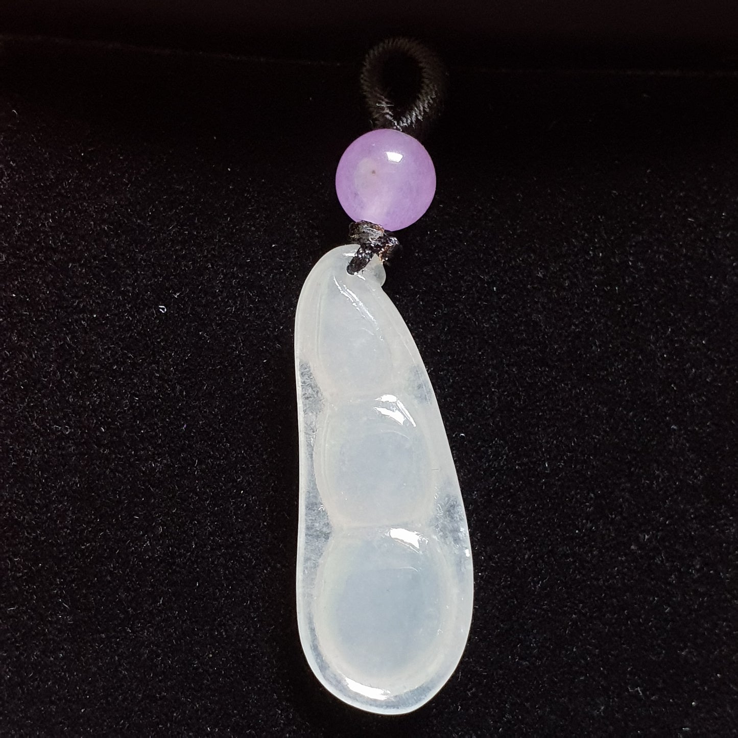 糯种福豆翡翠吊坠 (Type A Jadeite Jade Peapod Pendant) PPP29680