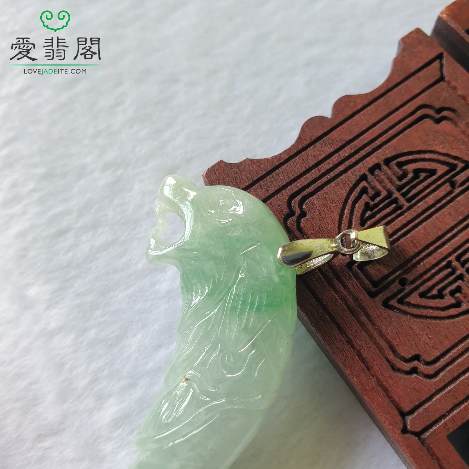 Myanmar Natural Type A Light Green Jadeite Jade Wolf Tooth Pendant Singapore Jewelry Jewellery (缅甸天然A货淡绿新加坡翡翠狼牙吊坠首饰) PWT49063