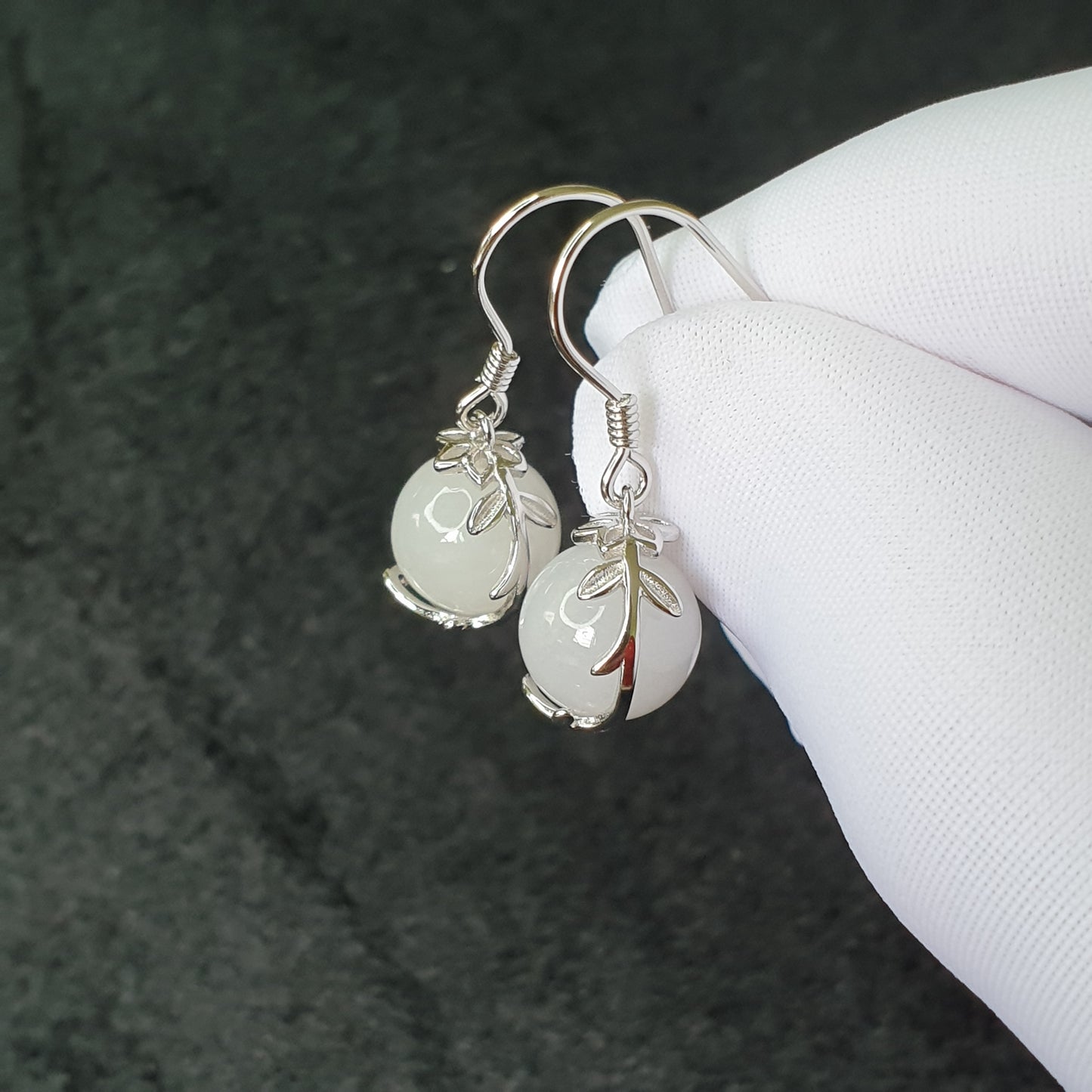 Singapore White Jadeite Jade Vine & Flower Dangle Earrings (新加坡白色翡翠藤蔓与花耳坠)