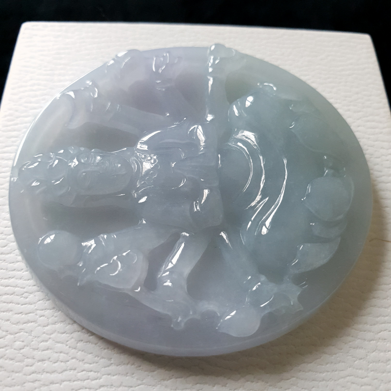 紫罗兰淡绿观音翡翠吊坠 (Type A Lavender with Green Jadeite Jade GuanYin Pendant) PGY79212