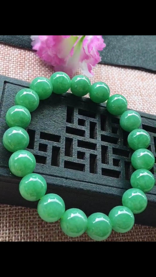 豆绿翡翠珠子手串 (Type A Green Jadeite Jade Beads Bracelet) Pre-Order